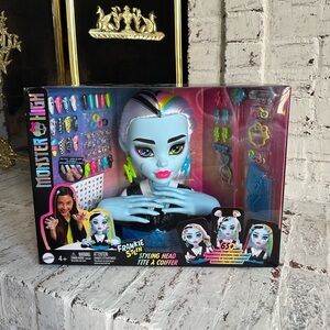 Frankie stein styling head monster high
